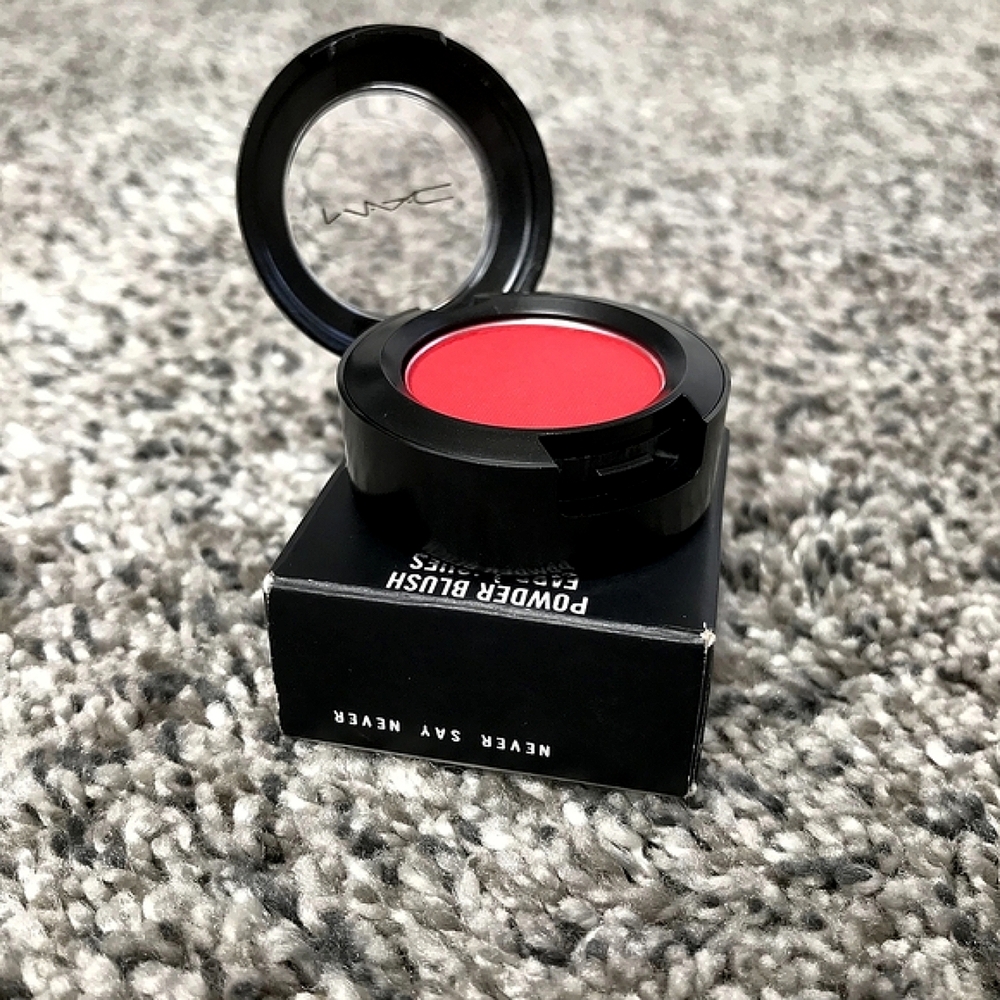 MAC Cosmetics "Never Say Never" Small Powder Blush Compact Vibrant Pink